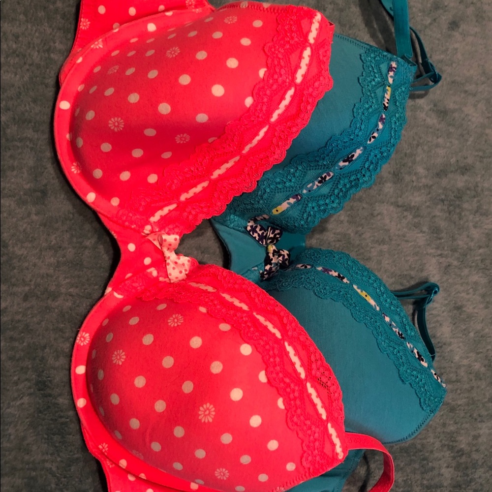 Set of 2 Victoria’s Secret bras